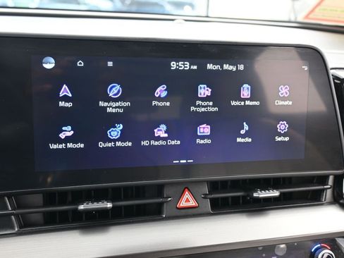 Used 2024 Kia Sportage EX FWD image 20