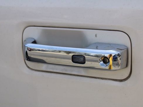 Used 2015 Ford F150 Platinum w/ Equipment Group 701A Luxury image 14