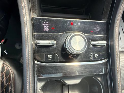 Used 2022 Jeep Grand Cherokee Summit AWD/4WD image 18