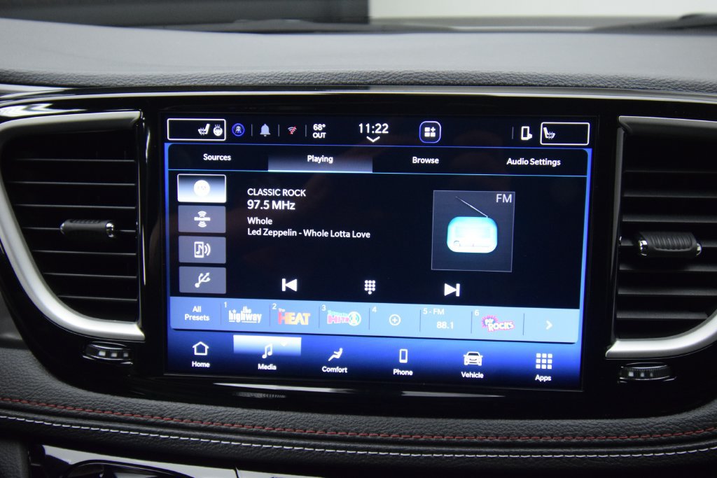 New 2027 Chrysler Pacifica Select FWD image 22