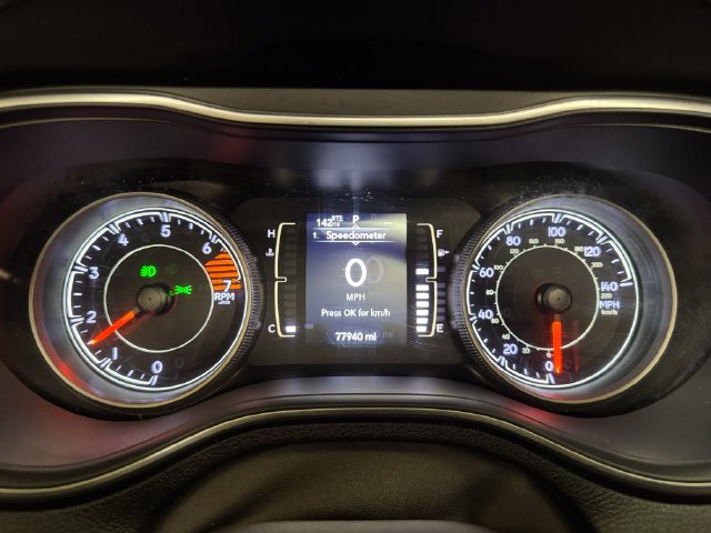Used 2019 Jeep Cherokee Latitude Plus w/ Comfort/Convenience Group FWD image 12