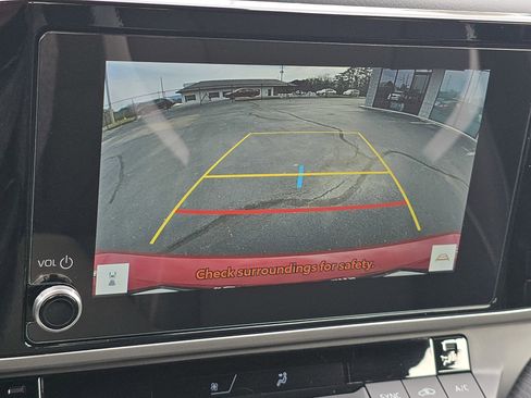 Used 2025 Toyota Camry SE image 20