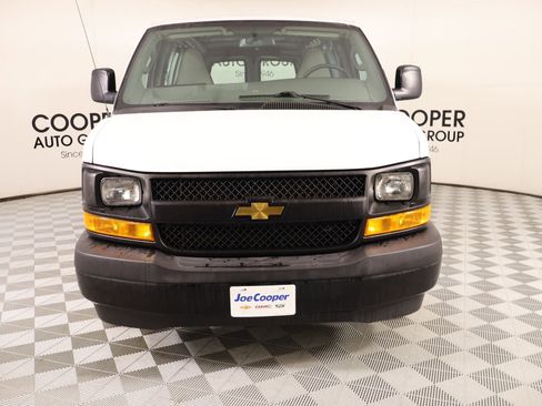 Used 2017 Chevrolet Express 2500 RWD image 7