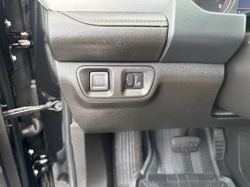 Used 2023 GMC Acadia SLT AWD/4WD image 26