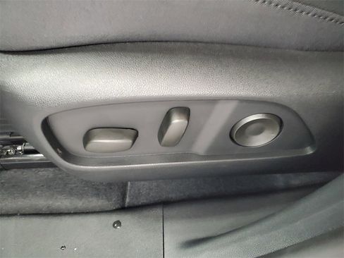 New 2026 GMC Terrain Denali w/ LPO, Black Badging Package image 7