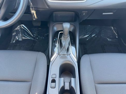 Used 2025 Toyota Corolla LE FWD image 39