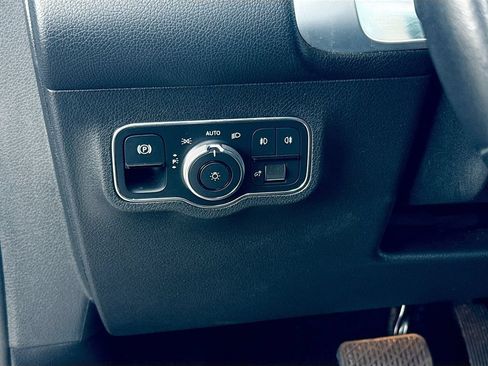 Used 2022 Mercedes-Benz GLB 250 image 10