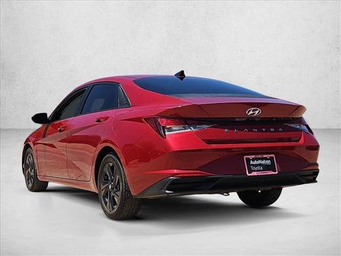 Used 2021 Hyundai Elantra SEL w/ Convenience Package FWD image 7