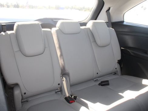 Used 2023 Honda Odyssey Touring image 17
