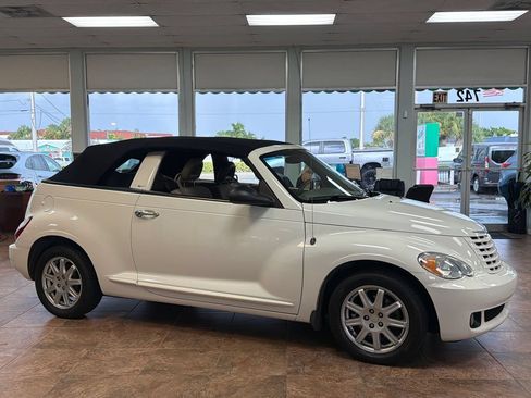 Used 2008 Chrysler PT Cruiser Convertible FWD image 33