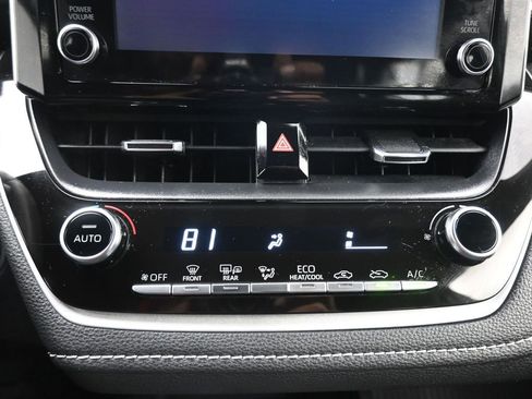 Used 2020 Toyota Corolla SE FWD image 19