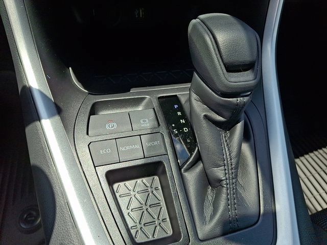 Used 2025 Toyota RAV4 LE FWD image 14