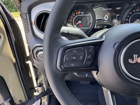 New 2025 Jeep Gladiator Sport image 14