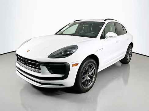 Certified 2025 Porsche Macan AWD/4WD image 1