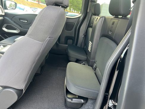 Used 2024 Nissan Frontier SV w/ Technology Package image 24