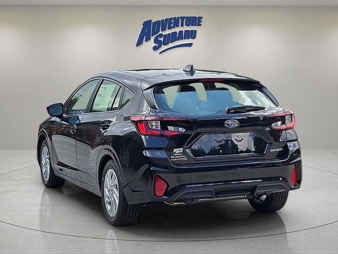 Certified 2025 Subaru Impreza 2.0i image 5