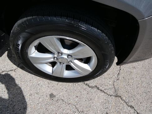 Used 2013 Jeep Compass Latitude w/ Sun/Sound Group image 23