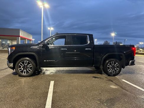 Used 2025 GMC Sierra 1500 SLT image 3