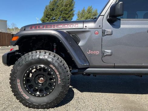 Used 2021 Jeep Gladiator Rubicon image 10