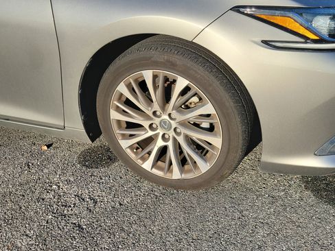 Used 2020 Lexus ES 350 w/ Premium Package image 10