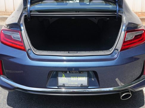 Used 2017 Honda Accord EX image 9