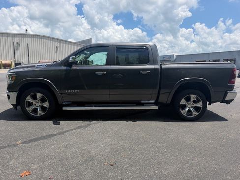Used 2022 RAM 1500 Laramie AWD/4WD image 11