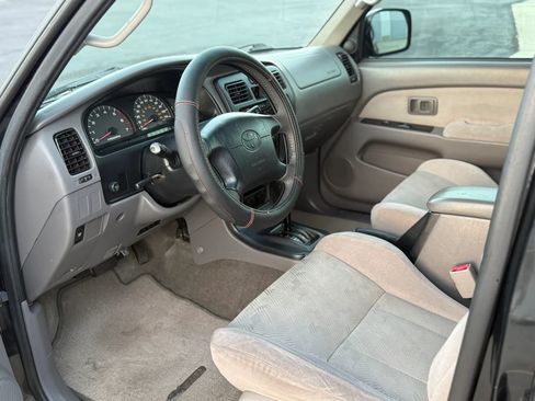 Used 2002 Toyota 4Runner SR5 RWD image 32
