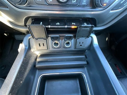 Used 2017 Chevrolet Silverado 1500 LT w/ Midnight Edition image 19