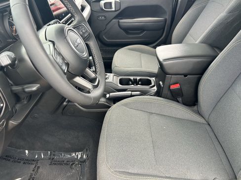 Used 2025 Jeep Wrangler Unlimited Sport AWD/4WD image 28