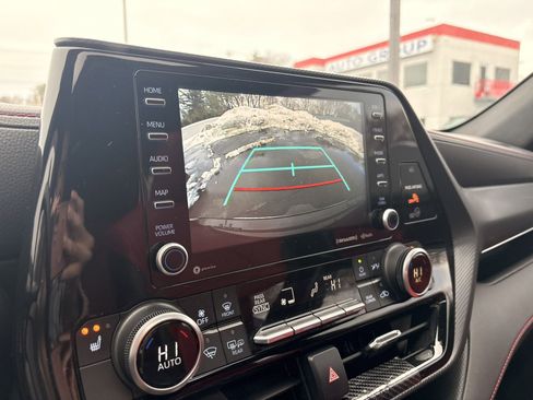 Used 2021 Toyota Highlander XSE image 29