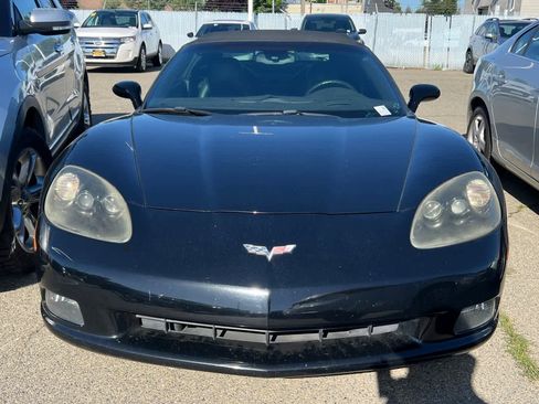 Used 2005 Chevrolet Corvette Convertible w/ Preferred Equipment Group RWD image 2