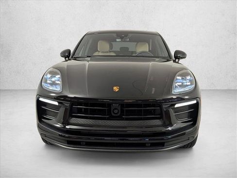 Certified 2025 Porsche Macan Turbo AWD/4WD image 6