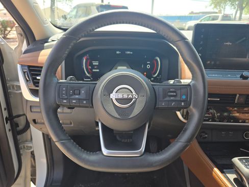 Certified 2024 Nissan Rogue Platinum w/ Platinum Premium Package image 10