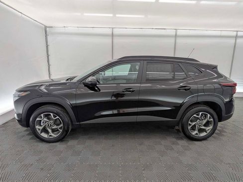 New 2026 Chevrolet Trax LT w/ Driver Confidence Package FWD image 3