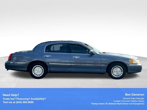 Used 1999 Lincoln Town Car Executive RWD image 4