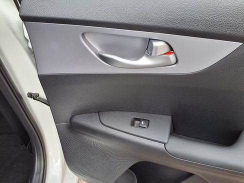 Used 2024 Kia Forte LXS w/ LXS Technology Package FWD image 24