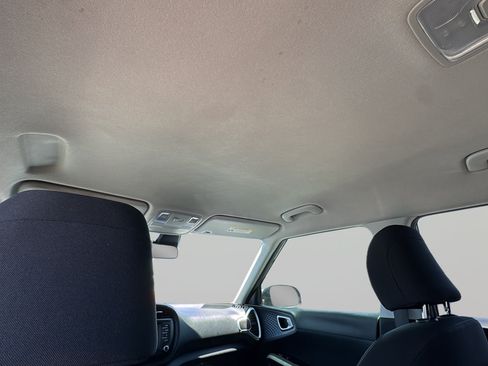 Used 2020 Kia Soul S FWD image 32