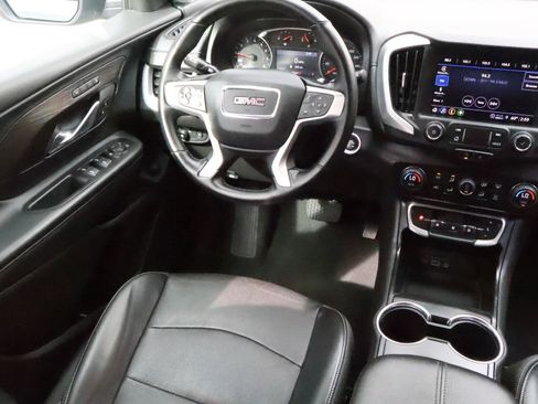 Used 2024 GMC Terrain SLT image 40