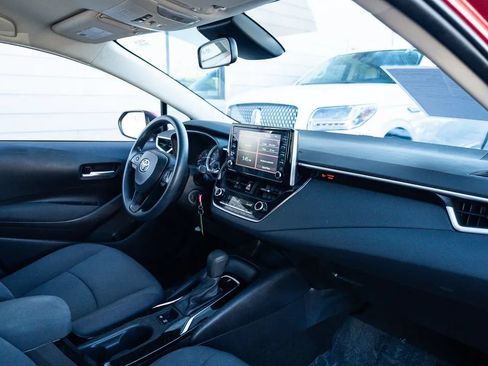 Used 2020 Toyota Corolla LE FWD image 21