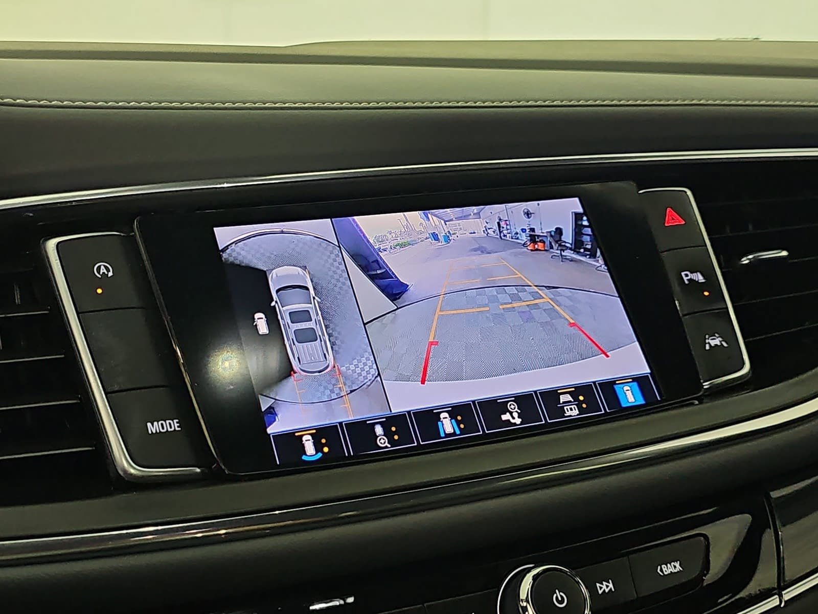 Used 2023 Buick Enclave Premium w/ Experience Buick Package FWD image 21