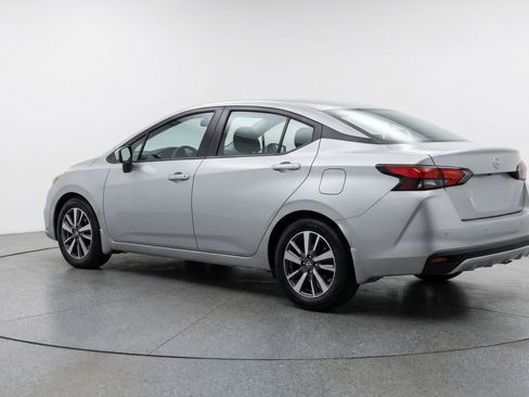 Used 2025 Nissan Versa SV image 6