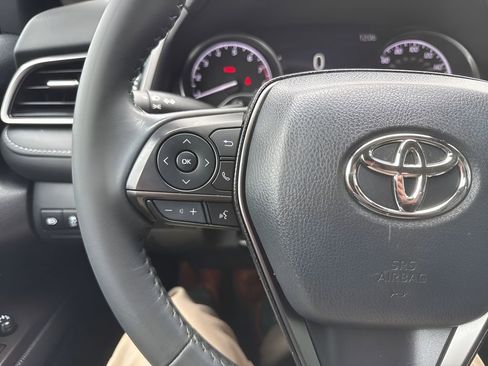 Used 2023 Toyota Camry SE image 14