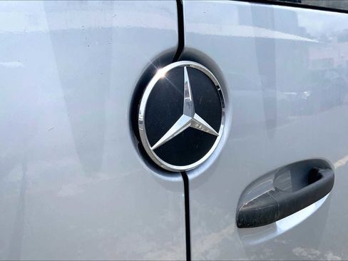 Used 2025 Mercedes-Benz Sprinter 2500 image 13