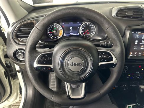 Certified 2023 Jeep Renegade Latitude image 23