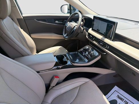 Certified 2023 Lincoln Nautilus Reserve AWD/4WD image 30