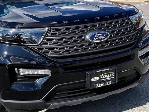 Used 2022 Ford Explorer XLT w/ Equipment Group 202A AWD/4WD image 31