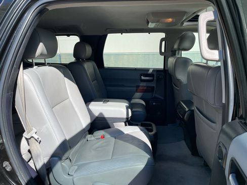 Used 2011 Toyota Sequoia Platinum image 18