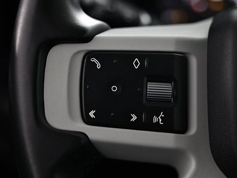 Used 2023 Land Rover Defender 90 S image 31