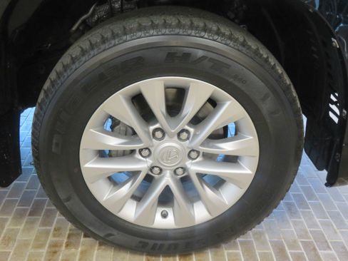 Used 2015 Lexus GX 460 w/ Premium Package image 10