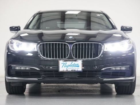 Used 2017 BMW 740i xDrive AWD/4WD image 2